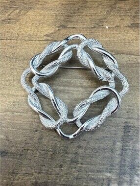VINTAGE - SIGNED EMMONS - SILVER TONE SLIP KNOT BROOCH